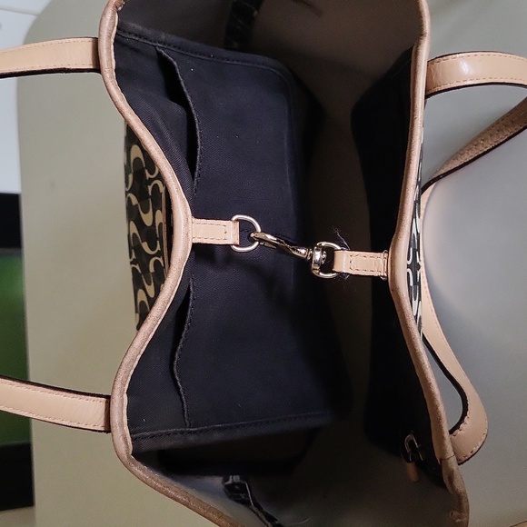 Coach Gray, Black & Cream🪴* - Picture 3 of 7